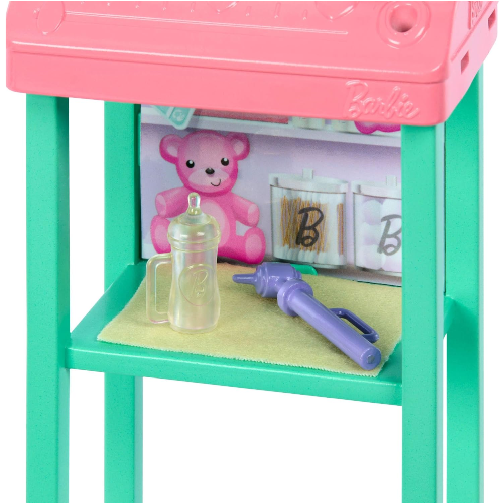 Barbie Kinderärztin Puppe mit Baby, Möbel und Zubehör – Mattel JCR72
